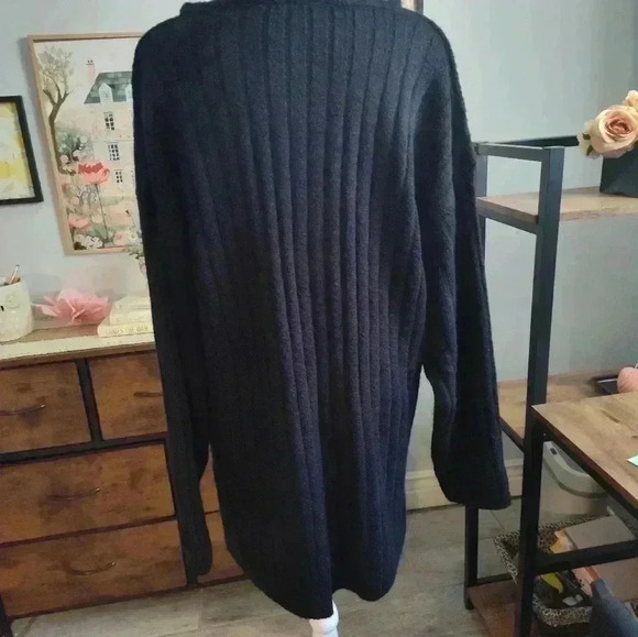 M.J Carroll long black sweater size M (26) - Picture 3 of 3